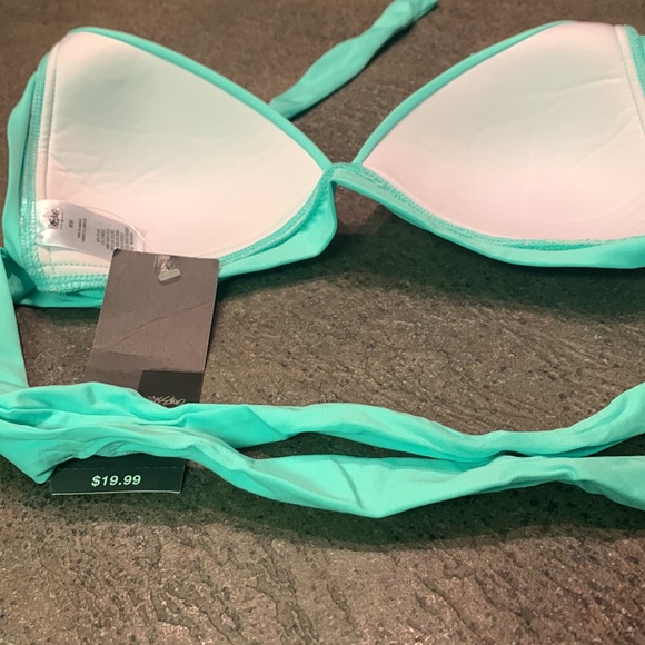 NWT-Mossimo triangle bikini top - Picture 4 of 8